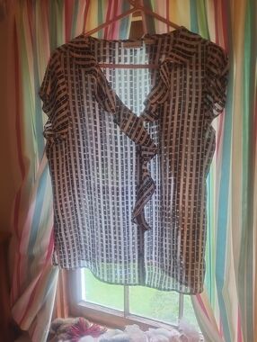Liz Claiborne Black and White Ruffle Front Blouse